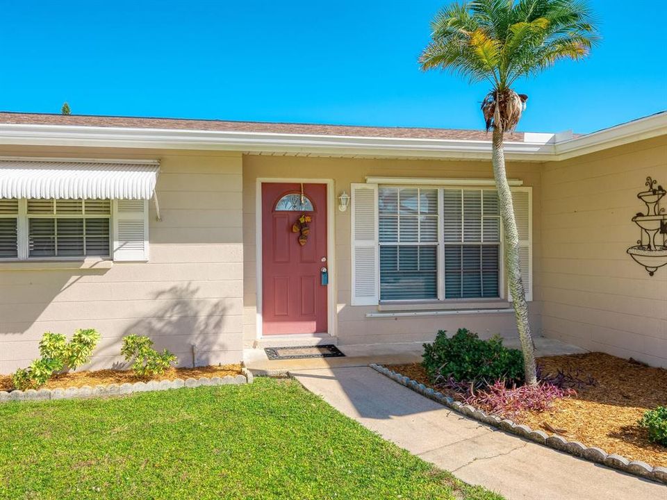 Active With Contract: $399,000 (3 beds, 2 baths, 1574 Square Feet)