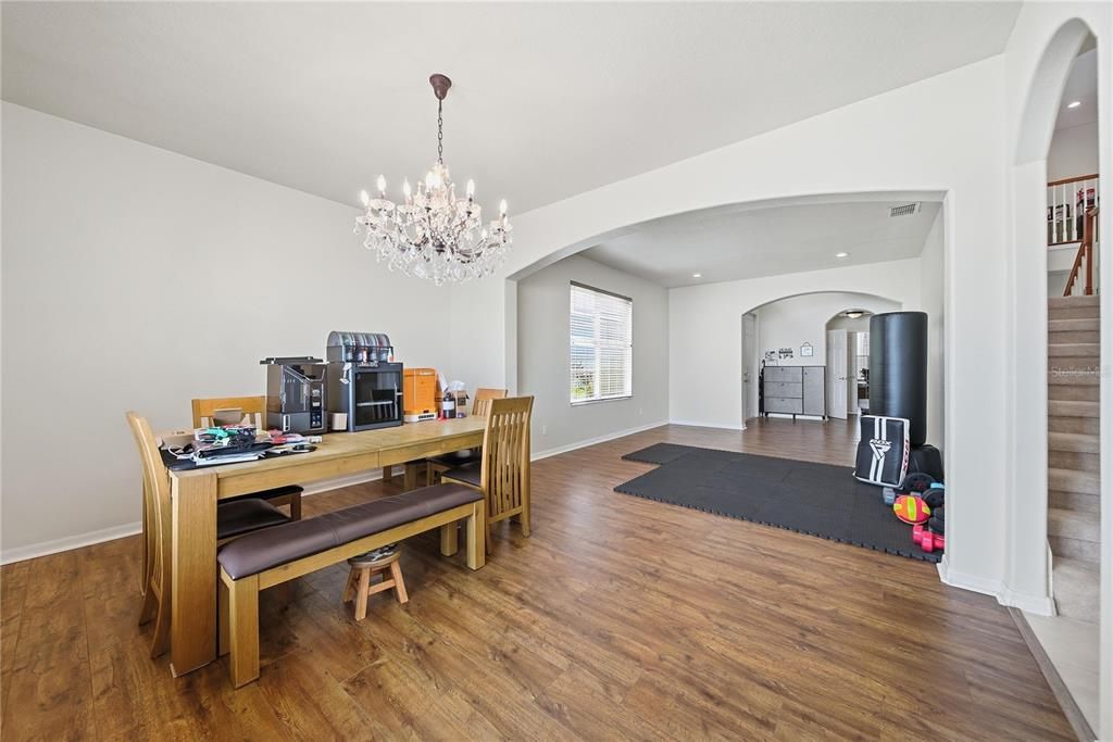 For Rent: $4,400 (6 beds, 4 baths, 4319 Square Feet)