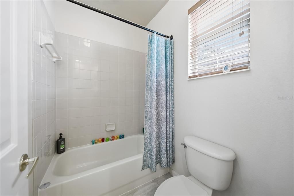 For Rent: $4,400 (6 beds, 4 baths, 4319 Square Feet)