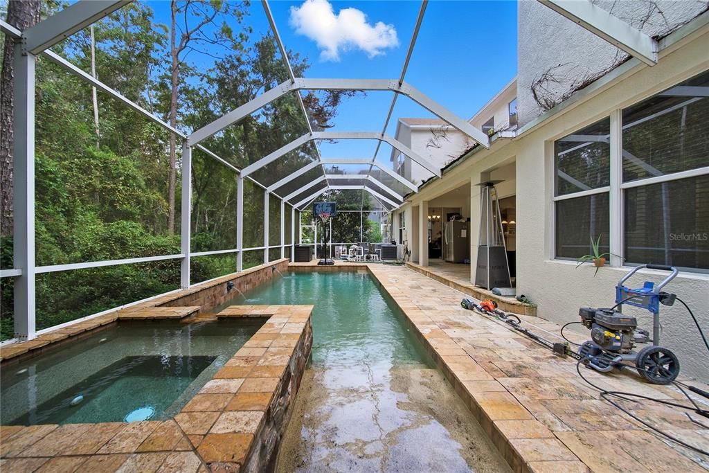 For Rent: $4,400 (6 beds, 4 baths, 4319 Square Feet)