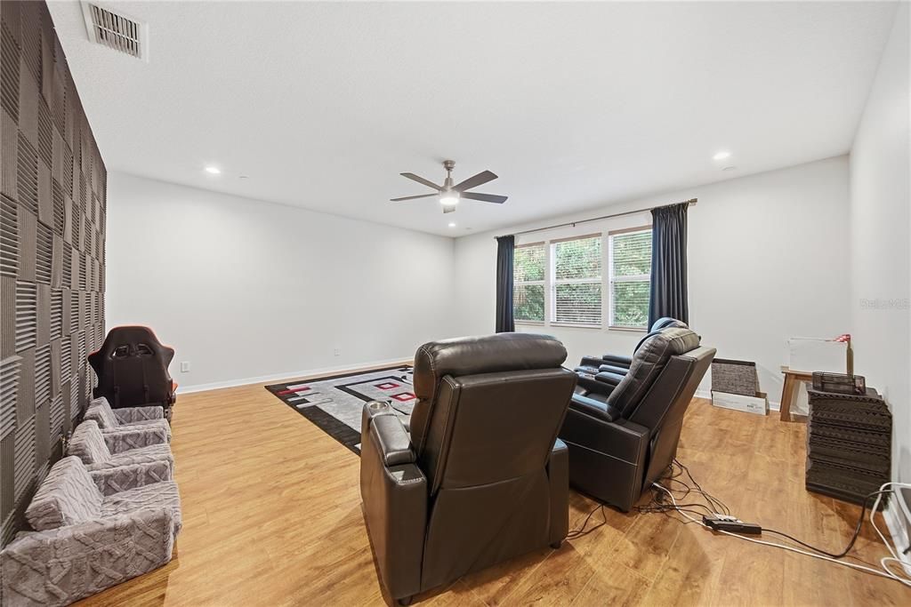 For Rent: $4,400 (6 beds, 4 baths, 4319 Square Feet)