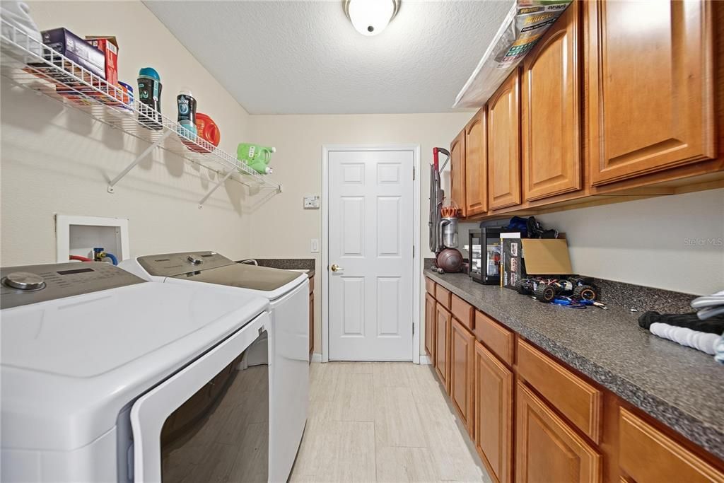 For Rent: $4,400 (6 beds, 4 baths, 4319 Square Feet)