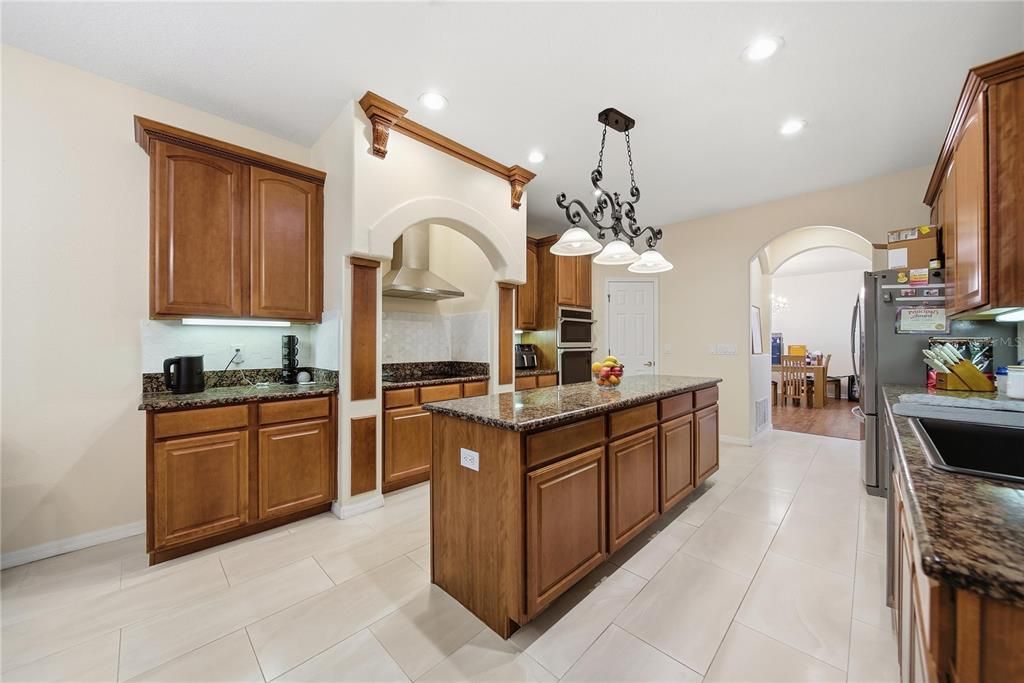 For Rent: $4,400 (6 beds, 4 baths, 4319 Square Feet)