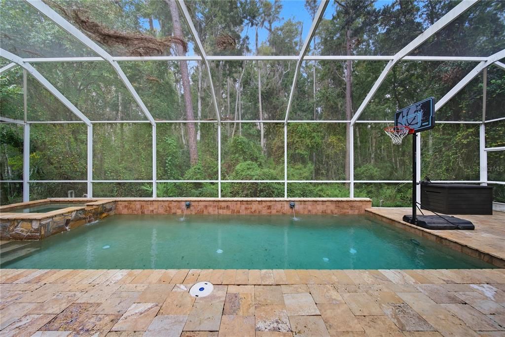 For Rent: $4,400 (6 beds, 4 baths, 4319 Square Feet)