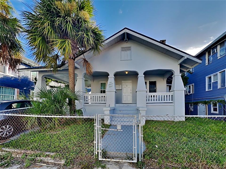 For Rent: $1,299 (2 beds, 1 baths, 1890 Square Feet)