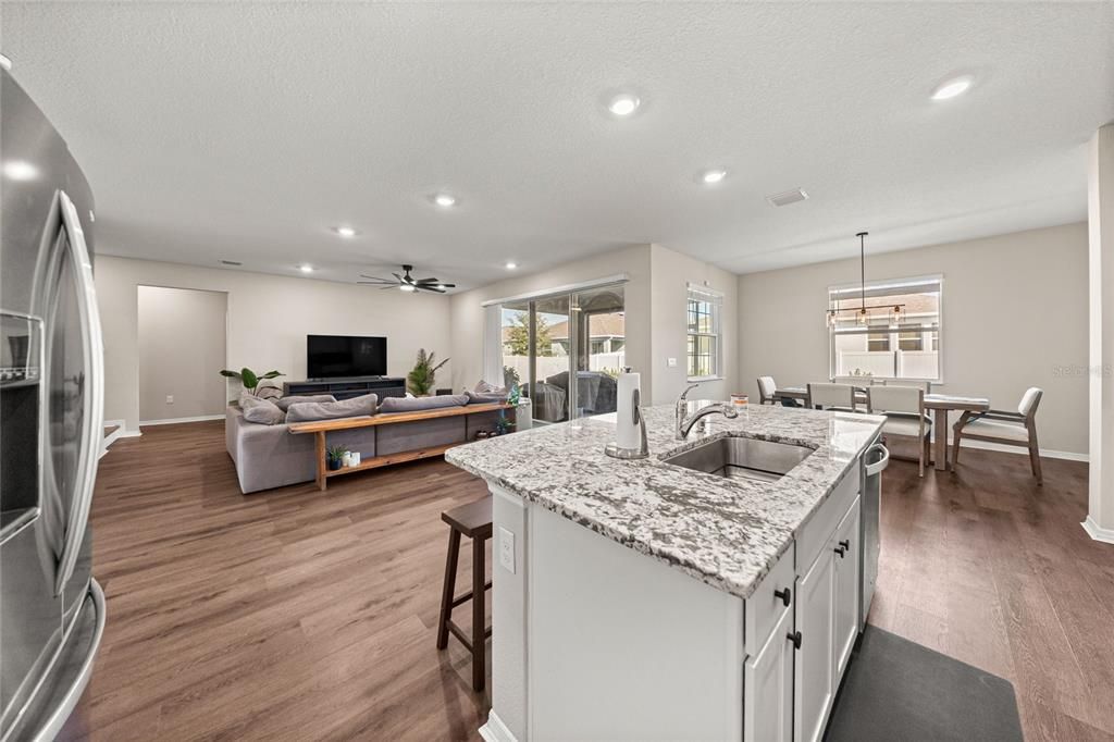 For Sale: $475,000 (4 beds, 3 baths, 3345 Square Feet)