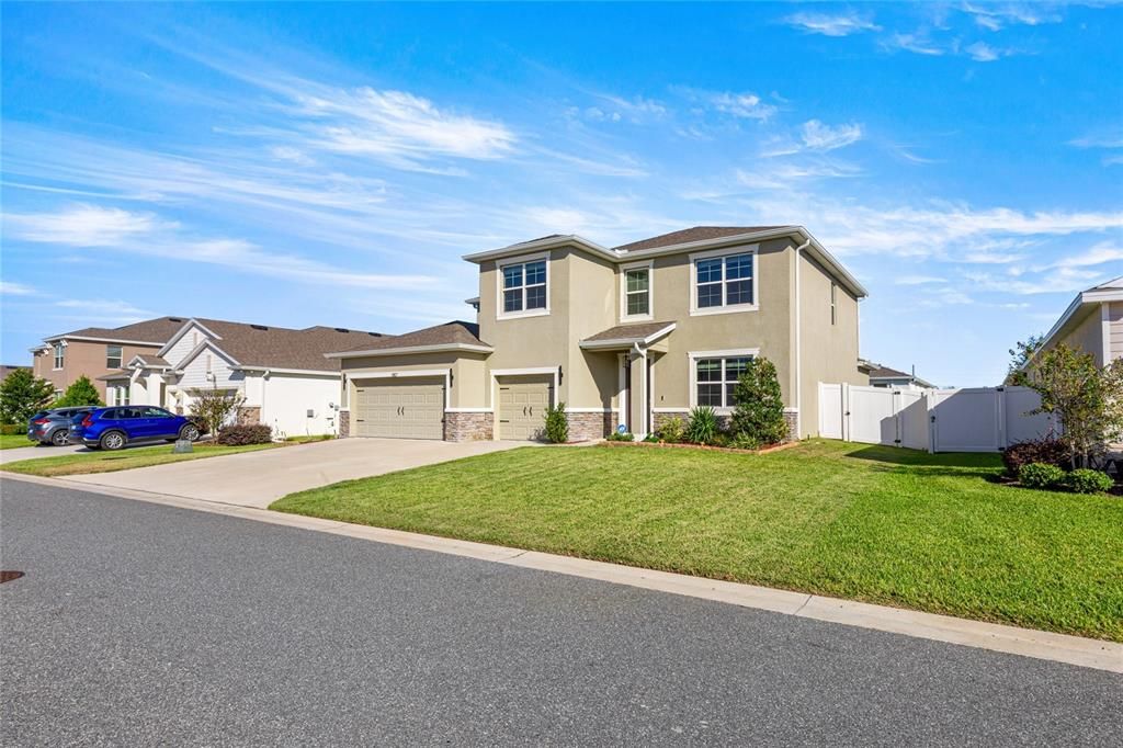 For Sale: $475,000 (4 beds, 3 baths, 3345 Square Feet)