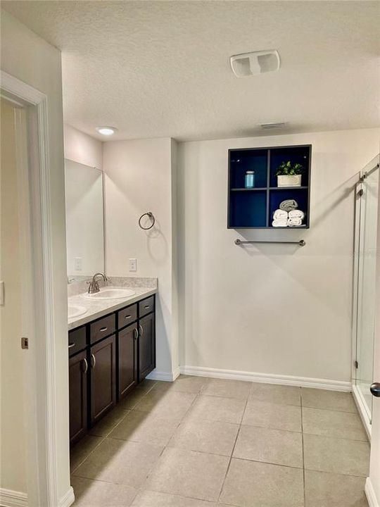 出租: $2,795 (5 贝兹, 3 浴室, 2502 平方英尺)