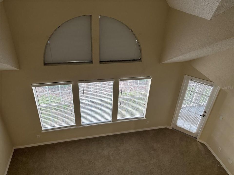 Active With Contract: $1,550 (1 beds, 1 baths, 1178 Square Feet)