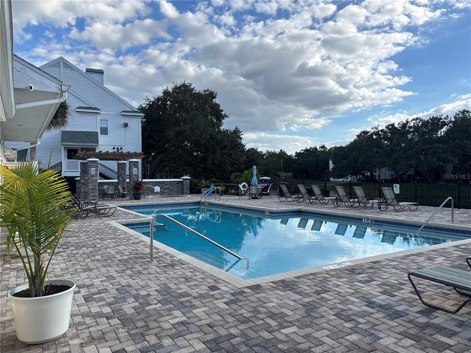 Active With Contract: $1,550 (1 beds, 1 baths, 1178 Square Feet)