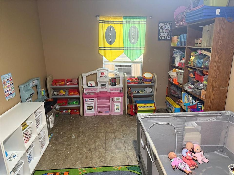 En Venta: $230,000 (3 camas, 2 baños, 1213 Pies cuadrados)