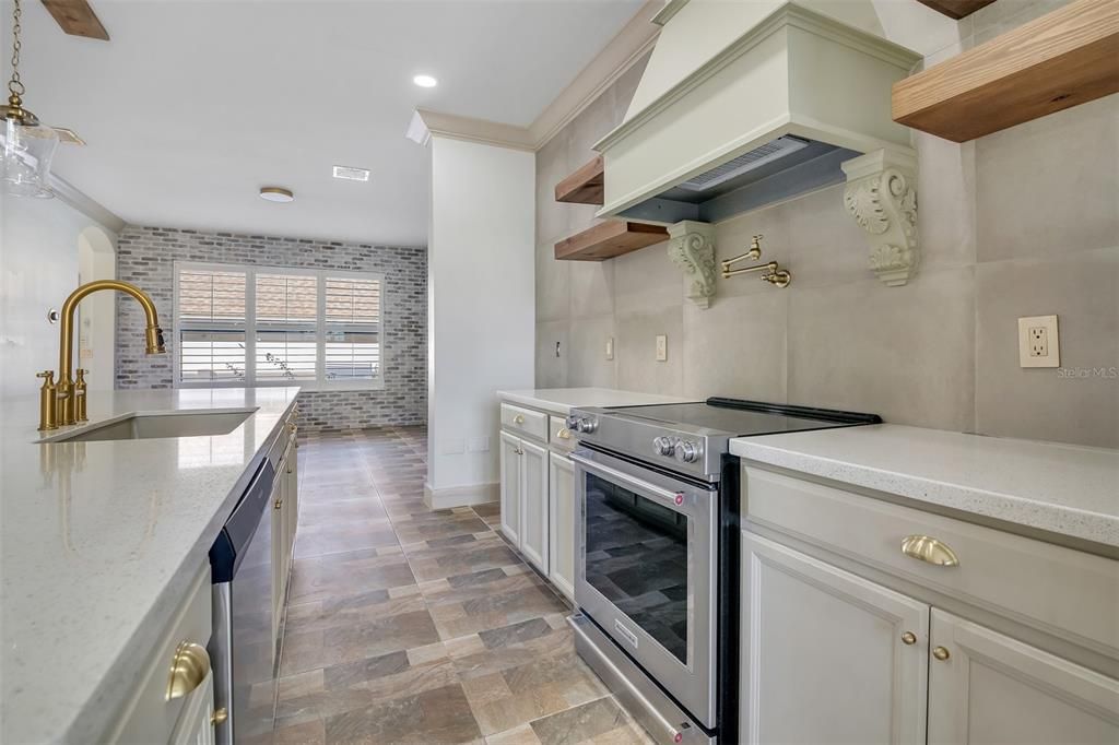 待售: $423,000 (3 贝兹, 2 浴室, 1588 平方英尺)