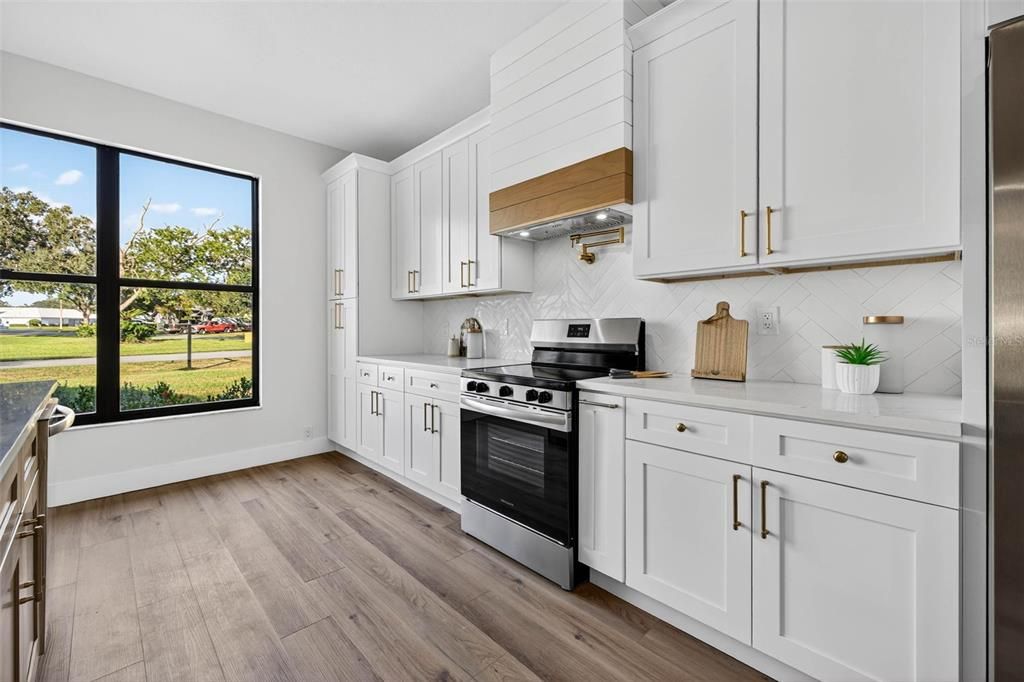 Active With Contract: $499,000 (3 beds, 2 baths, 1802 Square Feet)