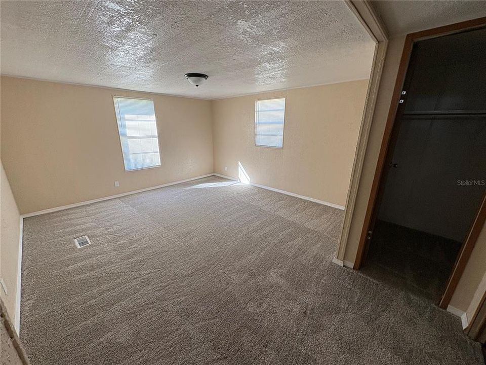 Active With Contract: $209,900 (3 beds, 2 baths, 1248 Square Feet)