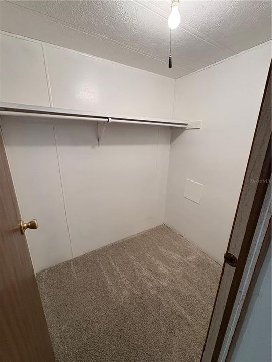 Active With Contract: $209,900 (3 beds, 2 baths, 1248 Square Feet)