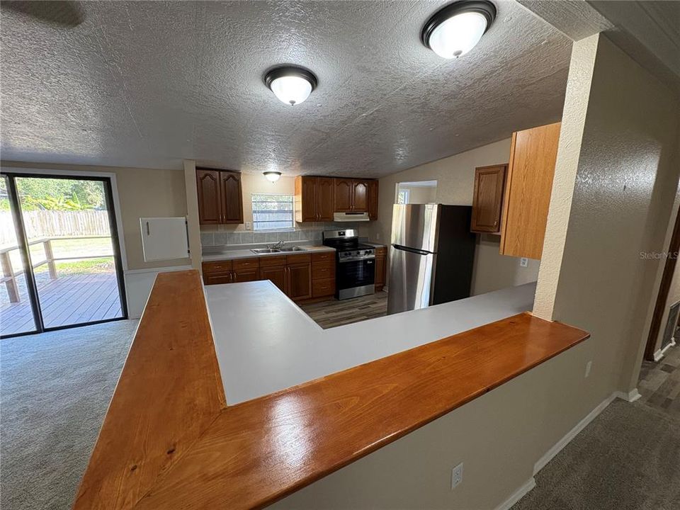 Active With Contract: $209,900 (3 beds, 2 baths, 1248 Square Feet)