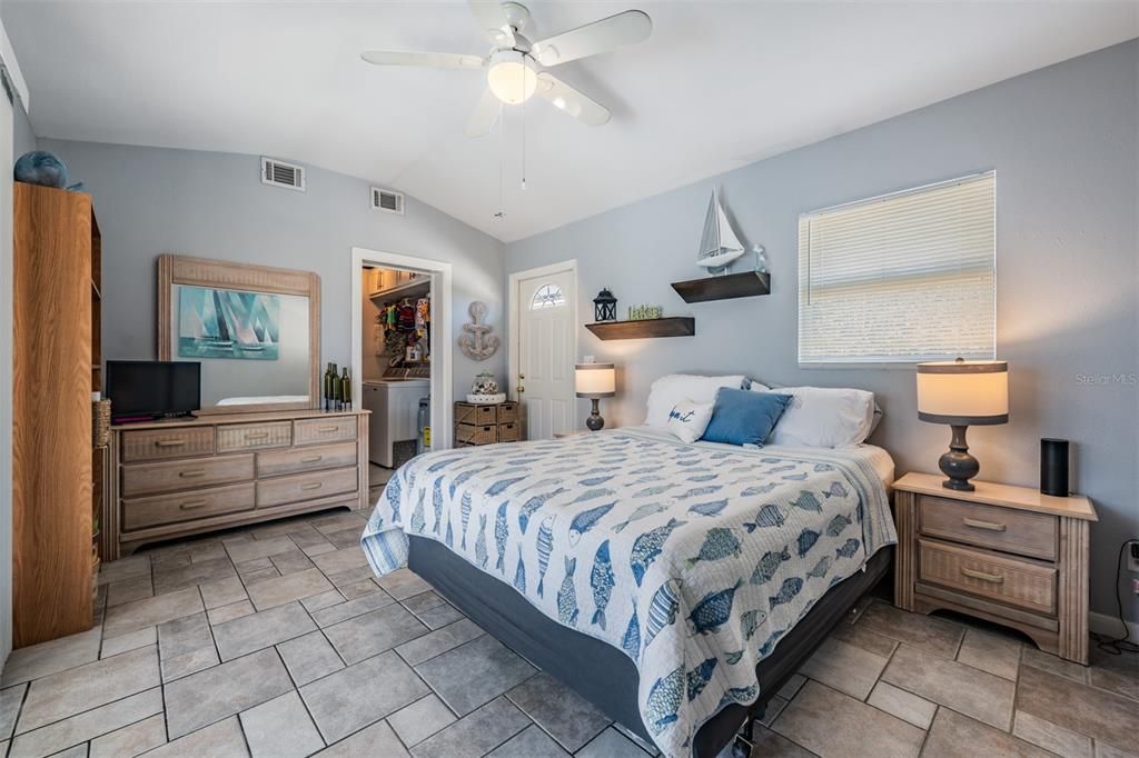 For Sale: $455,000 (3 beds, 2 baths, 1315 Square Feet)