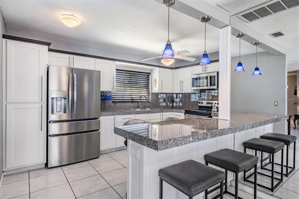 For Sale: $455,000 (3 beds, 2 baths, 1315 Square Feet)