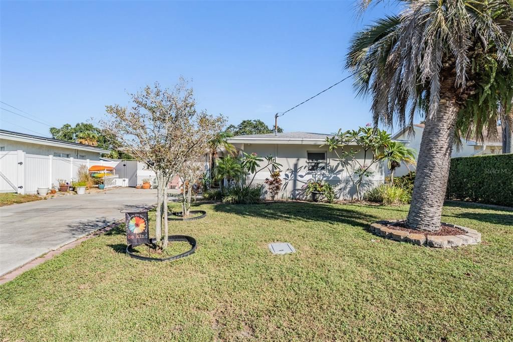 For Sale: $455,000 (3 beds, 2 baths, 1315 Square Feet)