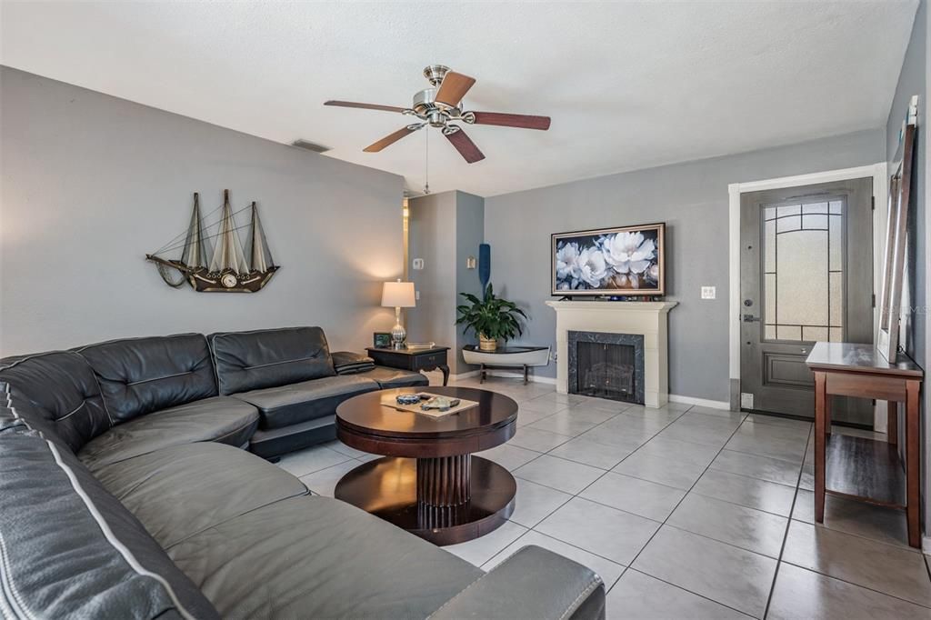 For Sale: $455,000 (3 beds, 2 baths, 1315 Square Feet)