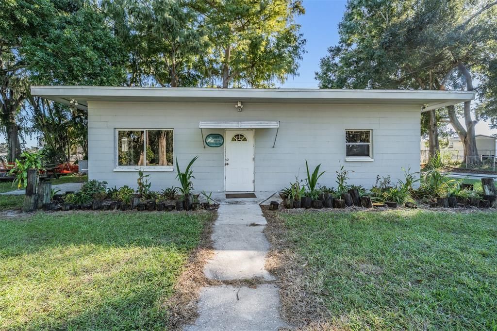 For Sale: $455,000 (3 beds, 2 baths, 1315 Square Feet)