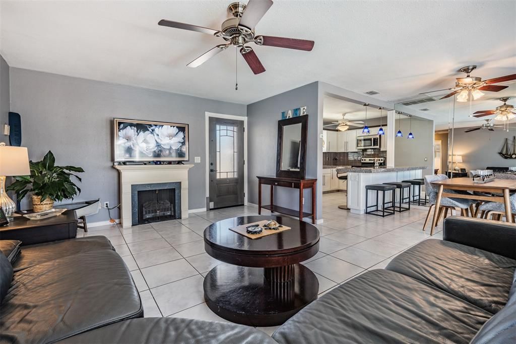 For Sale: $455,000 (3 beds, 2 baths, 1315 Square Feet)