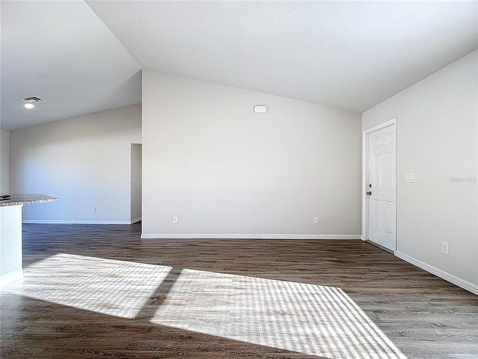 For Sale: $295,000 (4 beds, 2 baths, 1617 Square Feet)