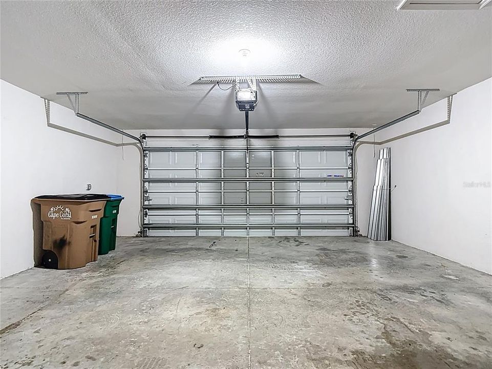 For Sale: $295,000 (4 beds, 2 baths, 1617 Square Feet)