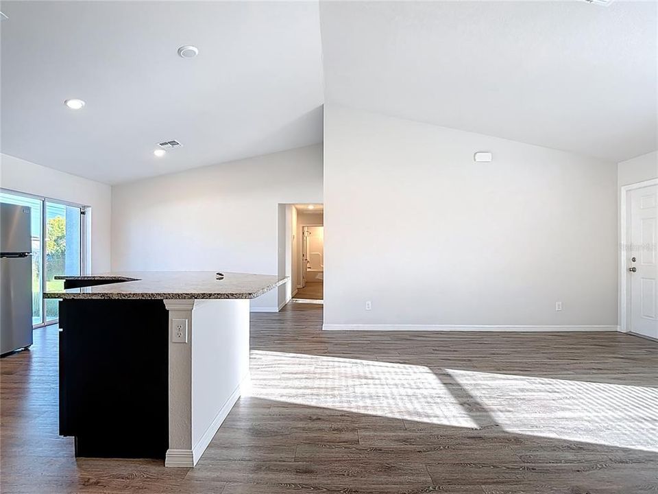 For Sale: $295,000 (4 beds, 2 baths, 1617 Square Feet)