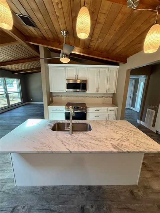 待售: $314,900 (2 贝兹, 2 浴室, 1592 平方英尺)