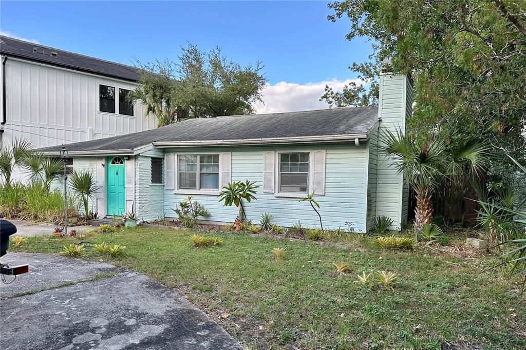 На продажу: $579,000 (0.14 acres)