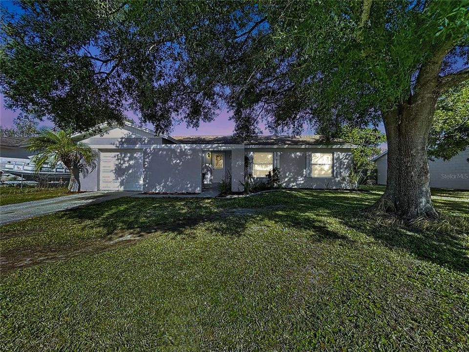 For Sale: $324,900 (4 beds, 2 baths, 1162 Square Feet)