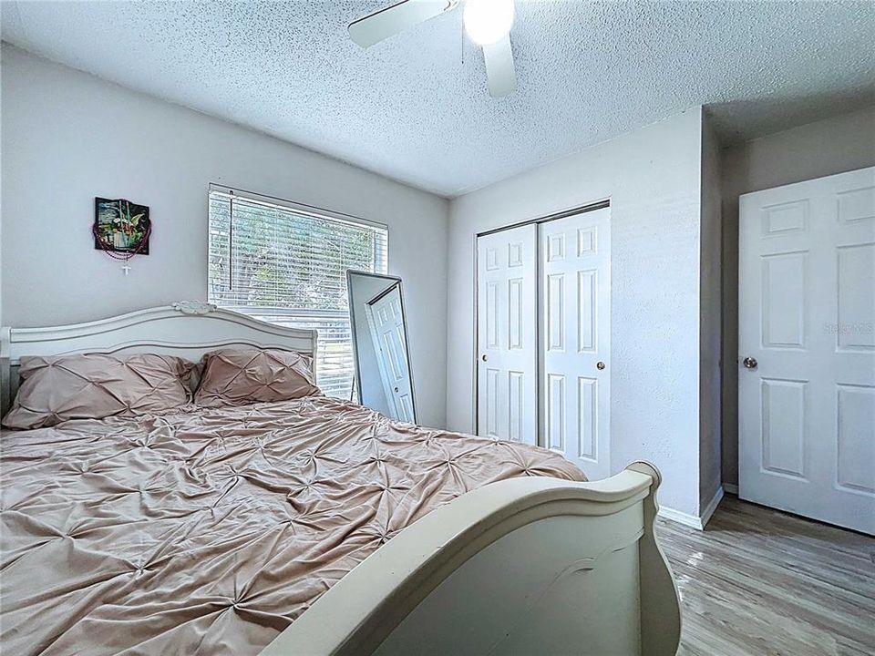 For Sale: $324,900 (4 beds, 2 baths, 1162 Square Feet)