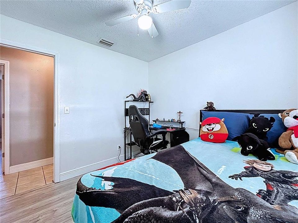 For Sale: $324,900 (4 beds, 2 baths, 1162 Square Feet)