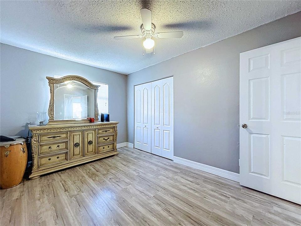 For Sale: $324,900 (4 beds, 2 baths, 1162 Square Feet)