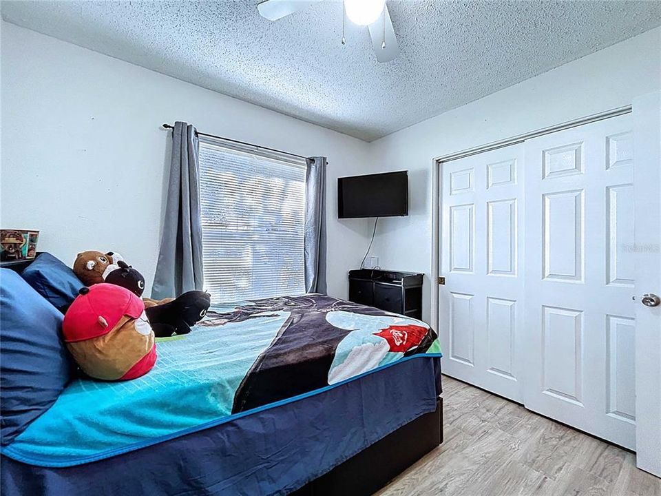 For Sale: $324,900 (4 beds, 2 baths, 1162 Square Feet)