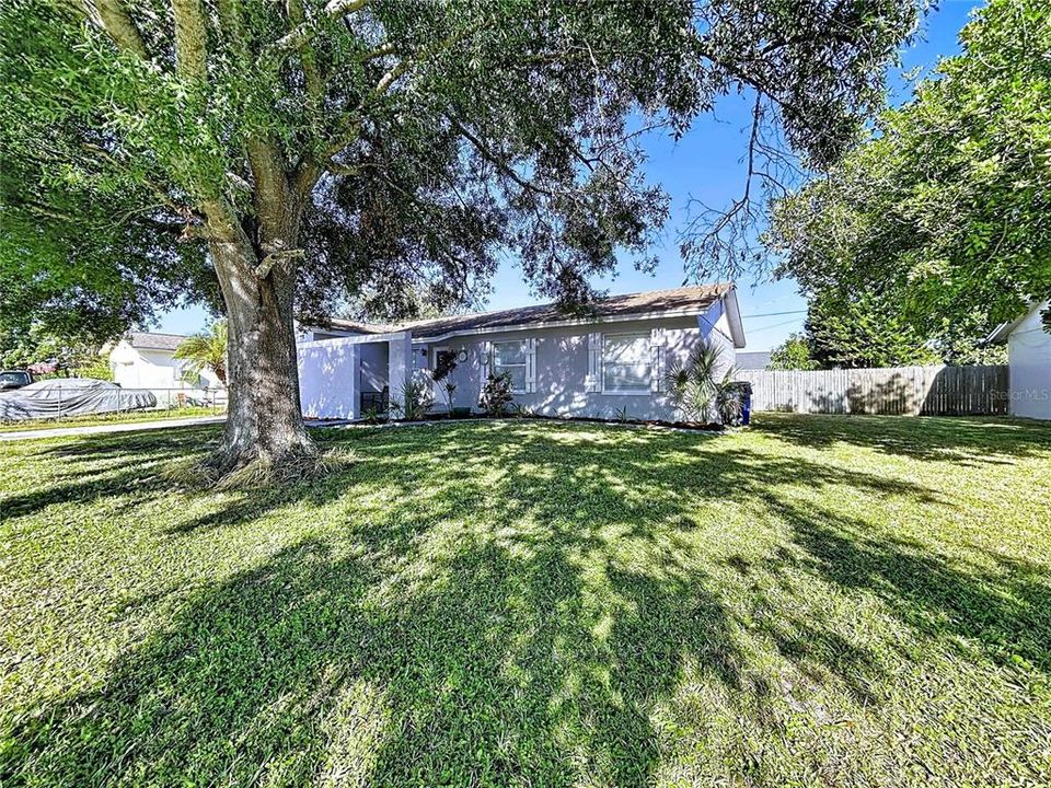 For Sale: $324,900 (4 beds, 2 baths, 1162 Square Feet)