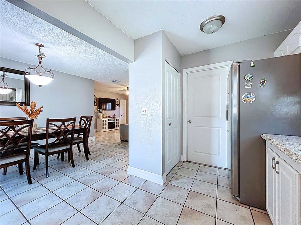 For Sale: $324,900 (4 beds, 2 baths, 1162 Square Feet)