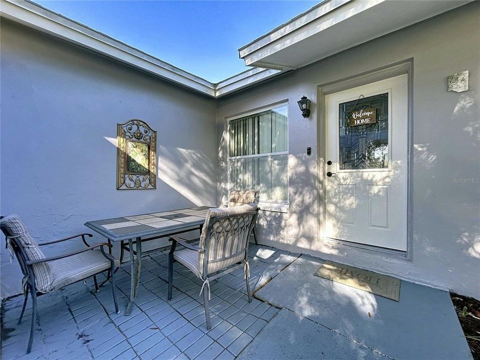 For Sale: $324,900 (4 beds, 2 baths, 1162 Square Feet)