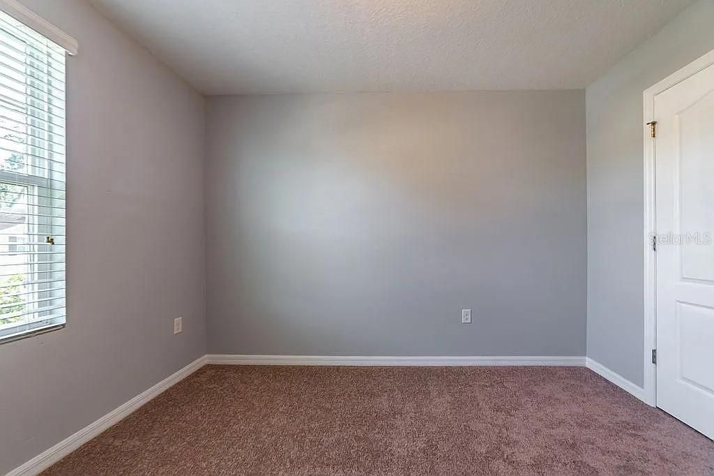 待售: $385,000 (4 贝兹, 2 浴室, 2086 平方英尺)