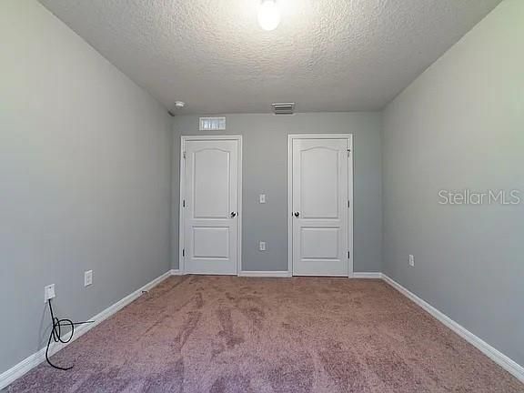 待售: $385,000 (4 贝兹, 2 浴室, 2086 平方英尺)