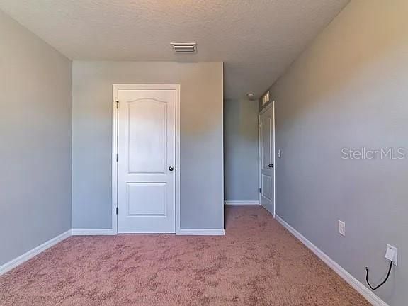 待售: $385,000 (4 贝兹, 2 浴室, 2086 平方英尺)