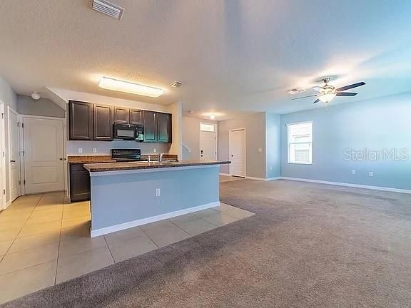 待售: $385,000 (4 贝兹, 2 浴室, 2086 平方英尺)