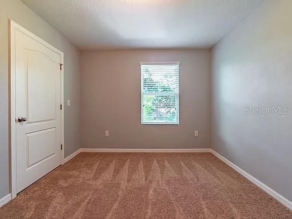 待售: $385,000 (4 贝兹, 2 浴室, 2086 平方英尺)