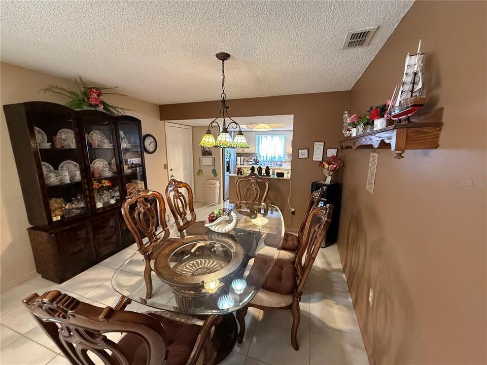 待售: $217,000 (3 贝兹, 2 浴室, 1526 平方英尺)