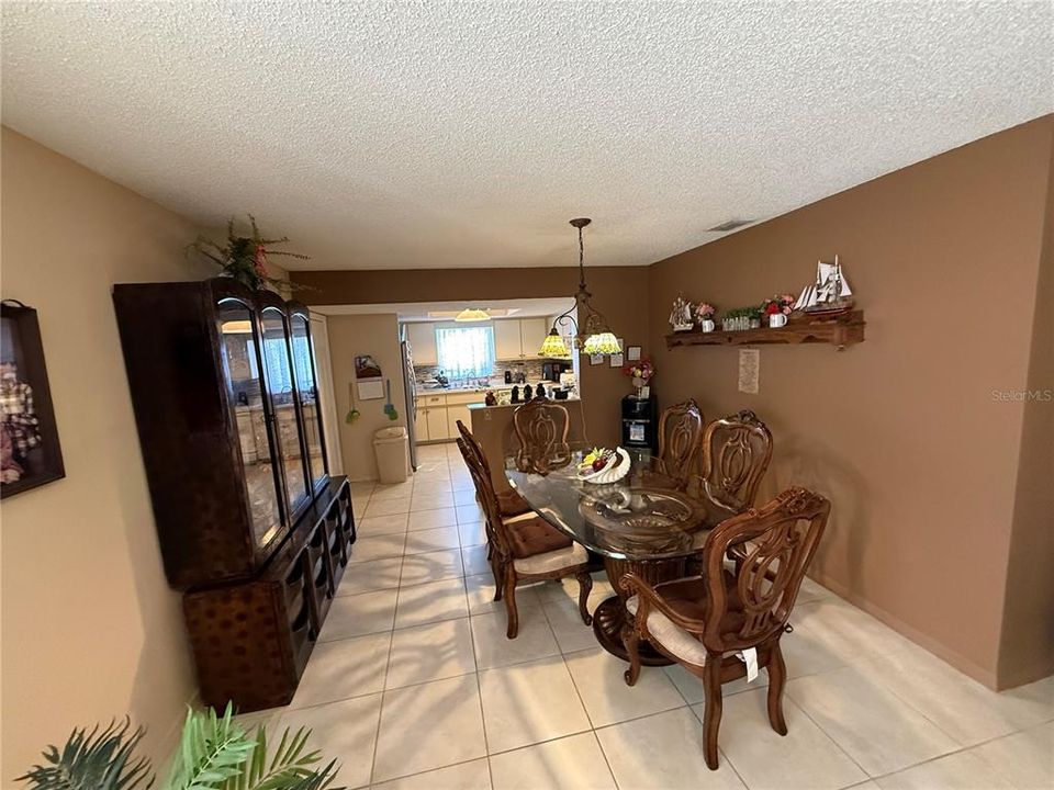 待售: $217,000 (3 贝兹, 2 浴室, 1526 平方英尺)