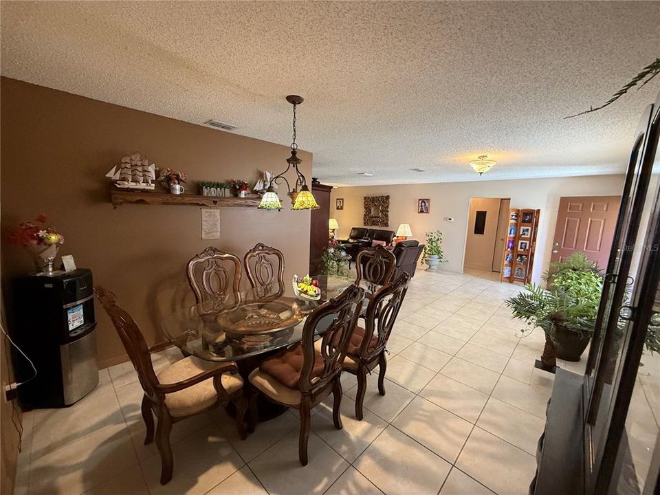 待售: $217,000 (3 贝兹, 2 浴室, 1526 平方英尺)