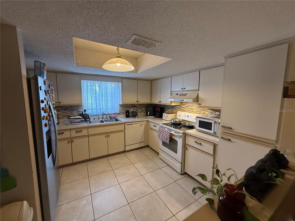 待售: $217,000 (3 贝兹, 2 浴室, 1526 平方英尺)