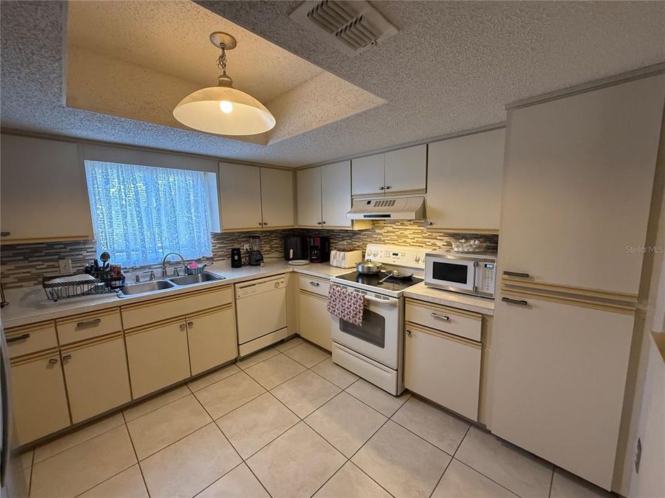 待售: $217,000 (3 贝兹, 2 浴室, 1526 平方英尺)