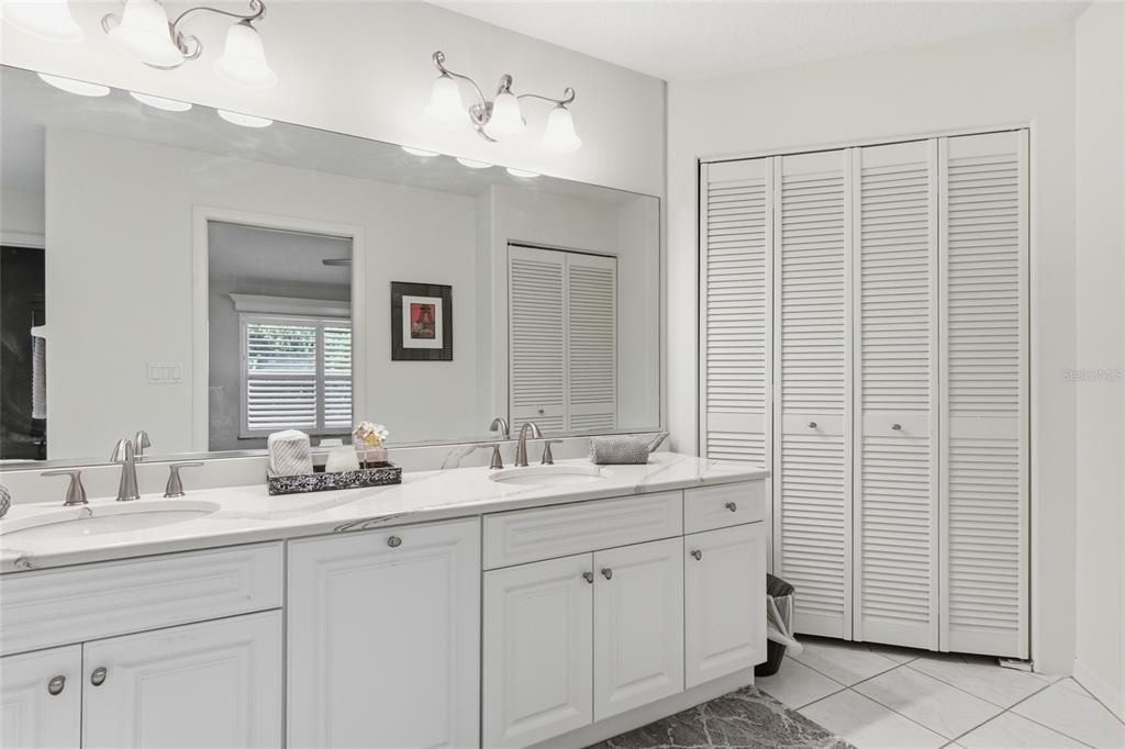 Activo con contrato: $389,000 (3 camas, 2 baños, 1934 Pies cuadrados)